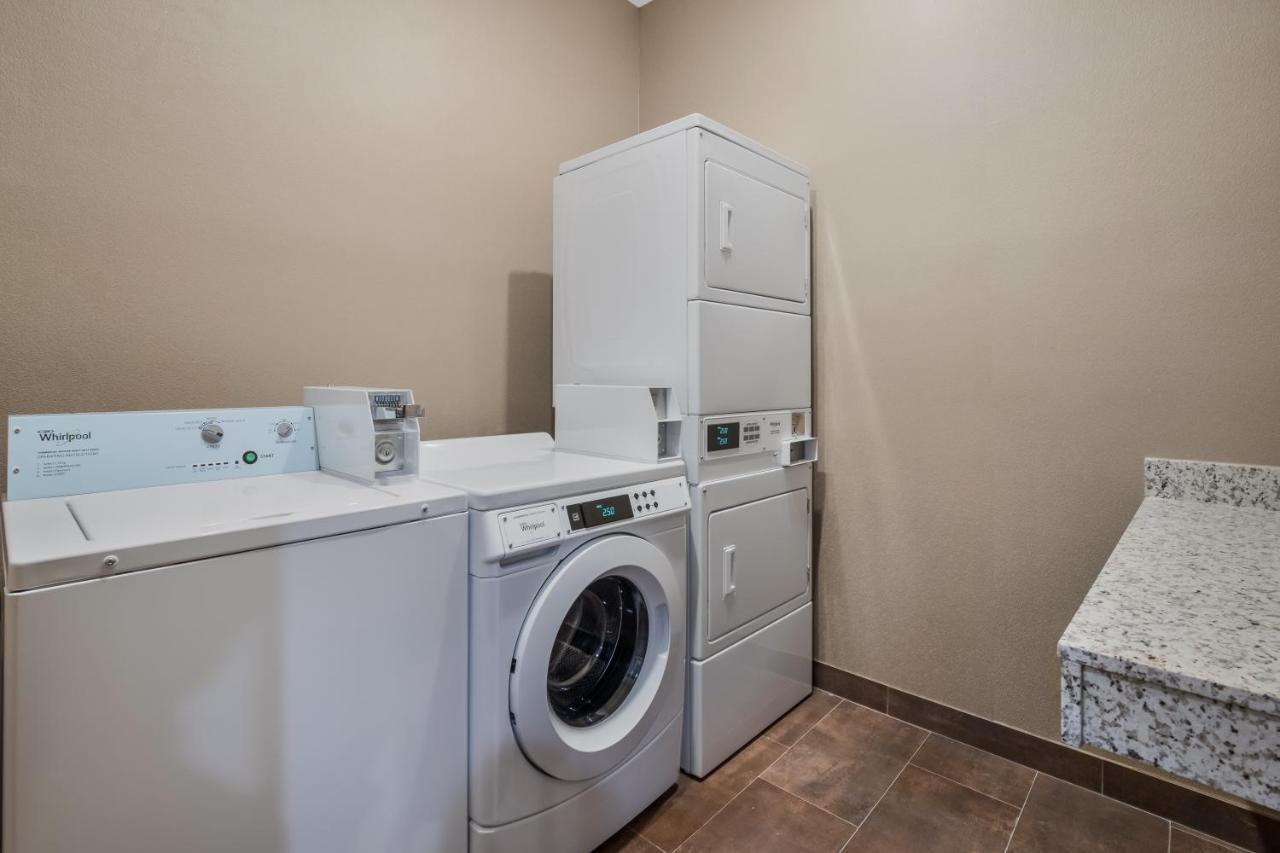 La Quinta Inn & Suites By Wyndham Sulphur Lake Charles Buitenkant foto