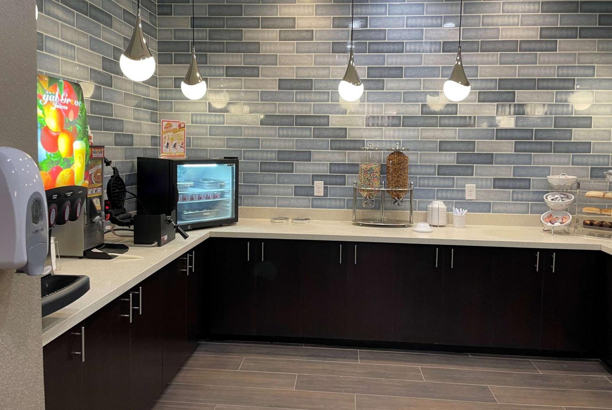 La Quinta Inn & Suites By Wyndham Sulphur Lake Charles Buitenkant foto
